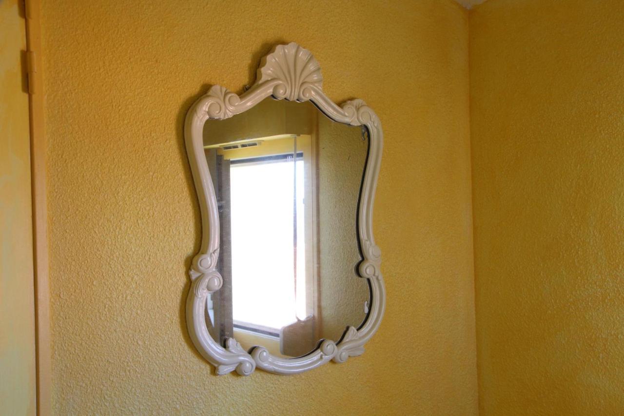 Ferienwohnung De La Couleur Aux Marquises La Londe-les-Maures Exterior foto